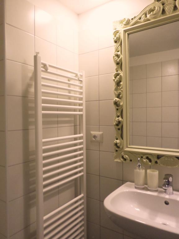 La Contrada B&B Casnate Con Bernate Rum bild