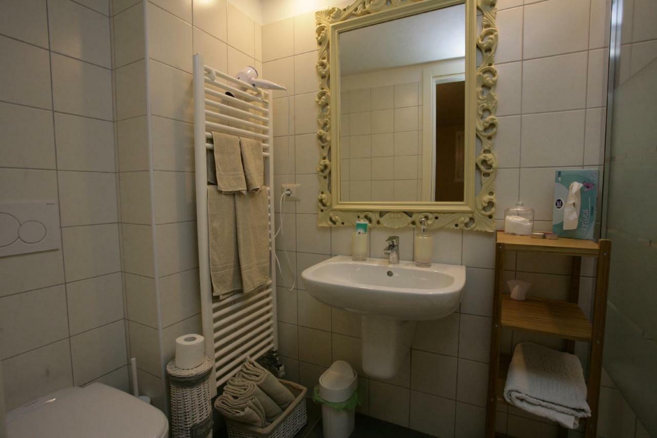 La Contrada B&B Casnate Con Bernate Exteriör bild